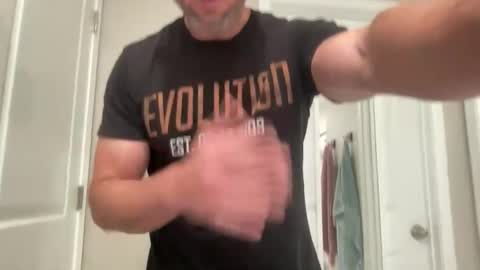 Snapshot of flyersguy84 chatting on May 4, 2026, 2:35 pm Average Joe online show from May 4, 2026, 2:35 pm