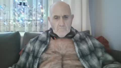 follador1001 online show from December 24, 2024, 11:33 pm