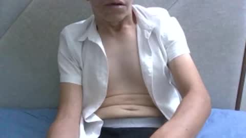 fonzi_flores online show from February 21, 2026, 3:07 am