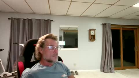 foodforcatfists online show from June 4, 2026, 4:18 am