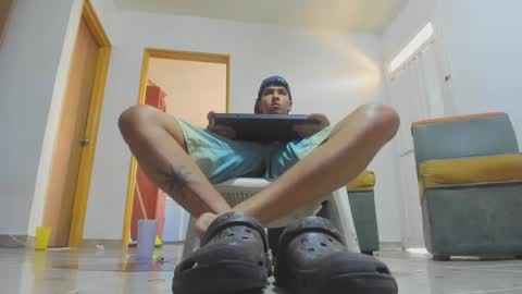 Snapshot of foot_master777 chatting on January 23, 2025, 2:28 pm foot_master777 online show from January 23, 2025, 2:28 pm