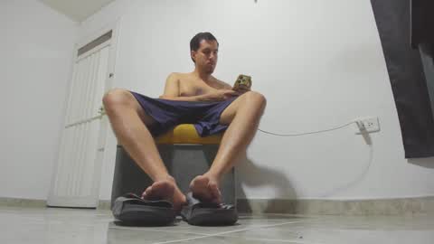 Snapshot of foot_master777 chatting on February 5, 2025, 1:15 am foot_master777 online show from February 5, 2025, 1:15 am