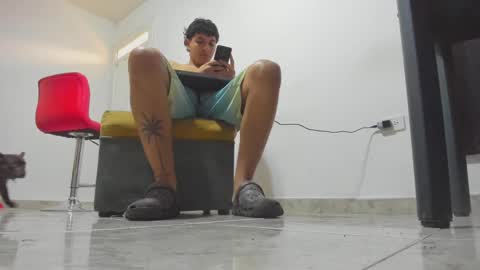 Snapshot of foot_master777 chatting on February 6, 2025, 1:10 pm foot_master777 online show from February 6, 2025, 1:10 pm