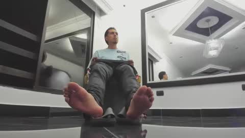 Snapshot of foot_master777 chatting on February 15, 2025, 2:37 am foot_master777 online show from February 15, 2025, 2:37 am
