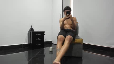 Snapshot of foot_master777 chatting on February 26, 2025, 9:48 pm foot_master777 online show from February 26, 2025, 9:48 pm