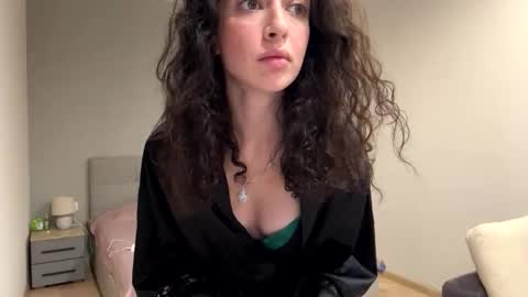 Snapshot of forbiddennvelvet chatting on October 16, 2025, 7:26 pm forbiddennvelvet online show from October 16, 2025, 7:26 pm