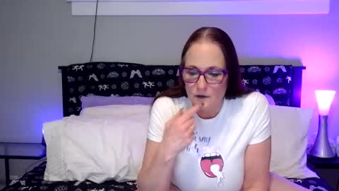 Snapshot of forbiddenwifey chatting on April 19, 2026, 4:12 am forbiddenwifey online show from April 19, 2026, 4:12 am