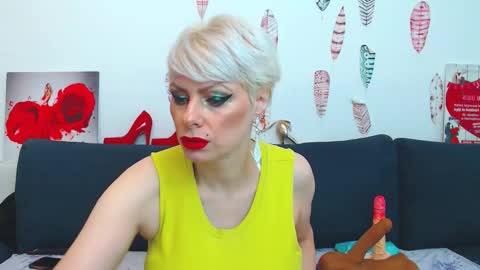 Snapshot of forever_barbie chatting on October 5, 2025, 10:40 pm Adana online show from October 5, 2025, 10:40 pm