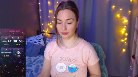 Snapshot of foreversmileme chatting on December 10, 2024, 1:43 am Julia online show from December 10, 2024, 1:43 am