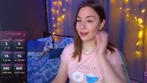 Snapshot of foreversmileme chatting on December 17, 2024, 2:44 am Julia online show from December 17, 2024, 2:44 am