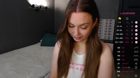 Snapshot of foreversmileme chatting on April 8, 2026, 12:16 pm Julia online show from April 8, 2026, 12:16 pm