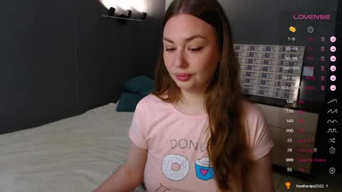 Snapshot of foreversmileme chatting on April 25, 2026, 12:57 am Julia online show from April 25, 2026, 12:57 am