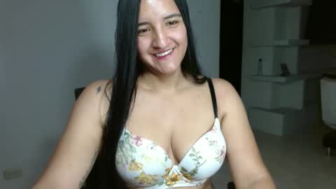 katalina online show from January 11, 2025, 6:44 pm
