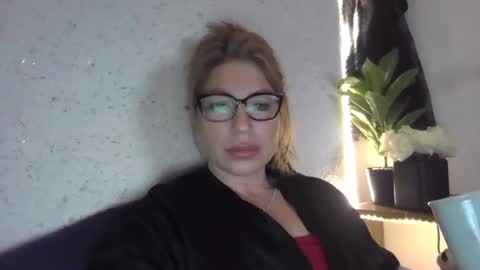 fox_red_lady7 online show from February 1, 2025, 9:00 am