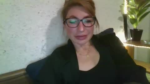 fox_red_lady7 online show from February 27, 2025, 6:31 pm