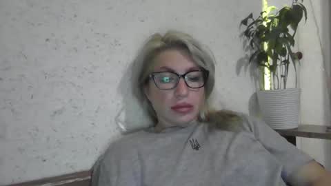 Snapshot of fox_red_lady7 chatting on October 24, 2025, 7:10 pm fox_red_lady7 online show from October 24, 2025, 7:10 pm