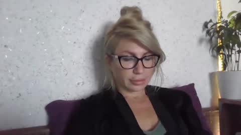 Snapshot of fox_red_lady7 chatting on October 26, 2025, 6:41 am fox_red_lady7 online show from October 26, 2025, 6:41 am