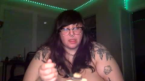 foxdarling96 online show from February 4, 2026, 4:40 am