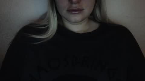 Snapshot of foxfrromearth chatting on January 8, 2025, 5:05 pm i am your baby Alien online show from January 8, 2025, 5:05 pm