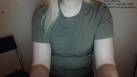 Snapshot of foxfrromearth chatting on February 1, 2025, 5:47 pm i am your baby Alien online show from February 1, 2025, 5:47 pm