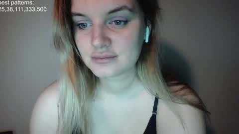 Snapshot of foxfrromearth chatting on February 23, 2025, 3:13 am i am your baby Alien online show from February 23, 2025, 3:13 am