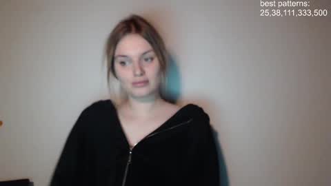 Snapshot of foxfrromearth chatting on February 24, 2025, 9:31 pm i am your baby Alien online show from February 24, 2025, 9:31 pm