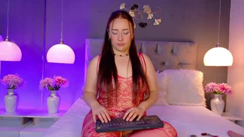 Snapshot of foxienova chatting on April 4, 2026, 1:41 pm Foxie online show from April 4, 2026, 1:41 pm