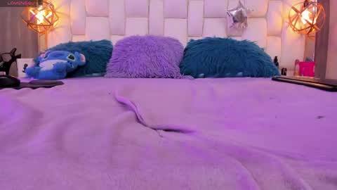 Foxxy  online show from April 25, 2026, 1:41 pm