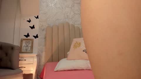 Foxy online show from November 11, 2025, 8:31 pm