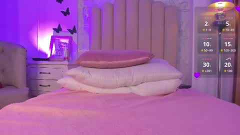 Foxy online show from June 11, 2026, 12:32 am