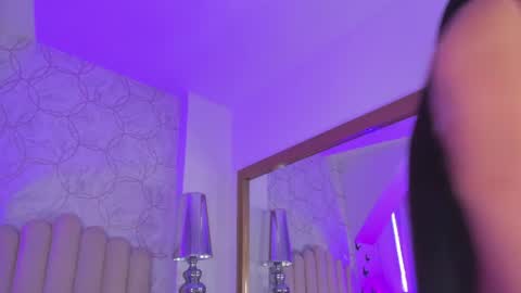 Snapshot of foxy200__ chatting on August 5, 2026, 7:17 pm Foxy online show from August 5, 2026, 7:17 pm