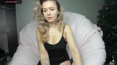 Foxy online show from December 25, 2024, 9:13 am
