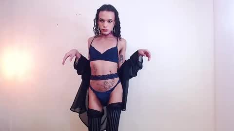 Ella online show from October 22, 2025, 4:18 pm