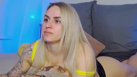 Foxy Kimmi online show from May 3, 2026, 6:41 am