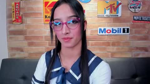 Snapshot of foxy_loren chatting on November 11, 2025, 6:19 pm Loren online show from November 11, 2025, 6:19 pm