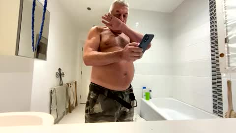 Snapshot of foxy_silver chatting on March 18, 2026, 7:39 pm foxy_silver online show from March 18, 2026, 7:39 pm