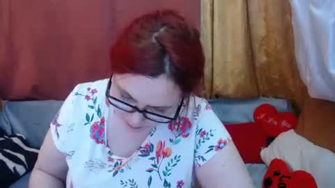 foxydesiree online show from May 11, 2026, 10:43 am