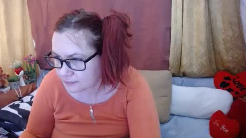foxydesiree online show from May 18, 2026, 9:48 am