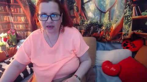 Snapshot of foxydesiree chatting on May 26, 2026, 2:13 pm foxydesiree online show from May 26, 2026, 2:13 pm