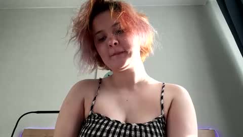 Snapshot of foxydollkate chatting on May 24, 2026, 12:54 pm Kate online show from May 24, 2026, 12:54 pm