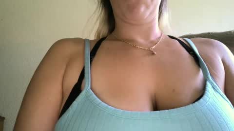 foxyfaye1 online show from September 26, 2025, 8:02 pm