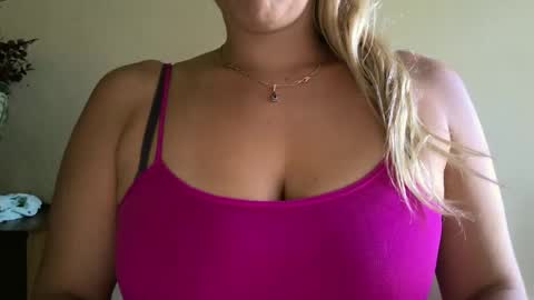foxyfaye1 online show from September 28, 2025, 9:20 pm