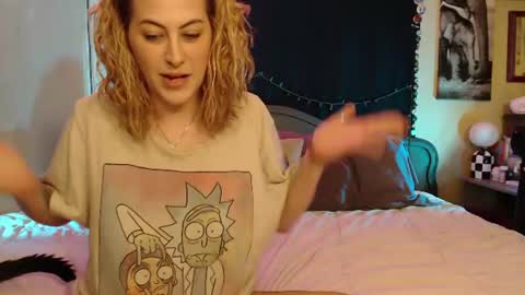 Mallory Koxx online show from June 19, 2026, 8:07 am