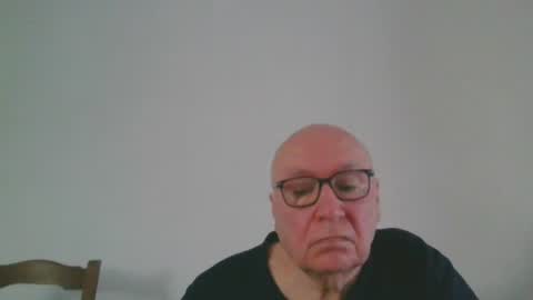 Snapshot of fra94 chatting on April 16, 2026, 1:45 pm fra94 online show from April 16, 2026, 1:45 pm