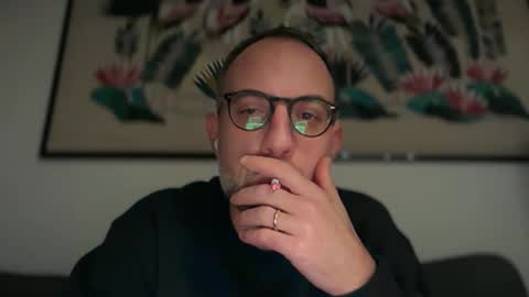 fra___ online show from December 18, 2025, 1:44 am