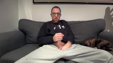 fra___ online show from December 19, 2025, 3:02 am