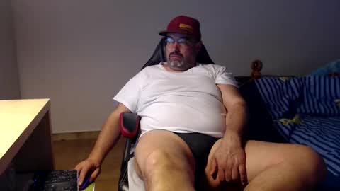 Snapshot of fraboys chatting on April 1, 2026, 5:41 am Fraboys online show from April 1, 2026, 5:41 am