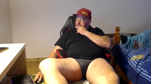 Snapshot of fraboys chatting on April 12, 2026, 2:11 pm Fraboys online show from April 12, 2026, 2:11 pm