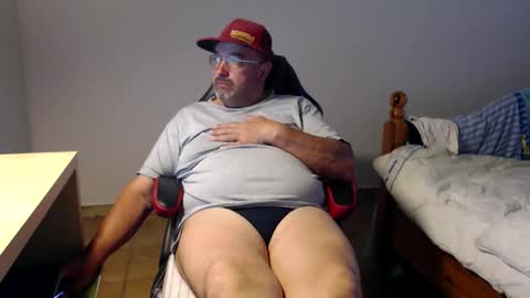 Snapshot of fraboys chatting on May 3, 2026, 1:17 pm Fraboys online show from May 3, 2026, 1:17 pm
