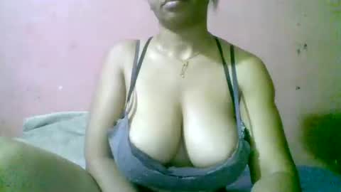 fracisca2204 online show from March 19, 2026, 8:35 pm